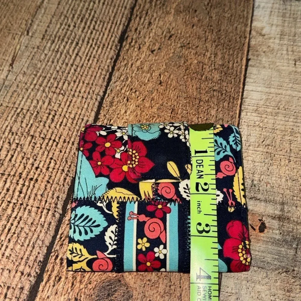 Vera Bradley bifold wallet - Picture 9 of 9